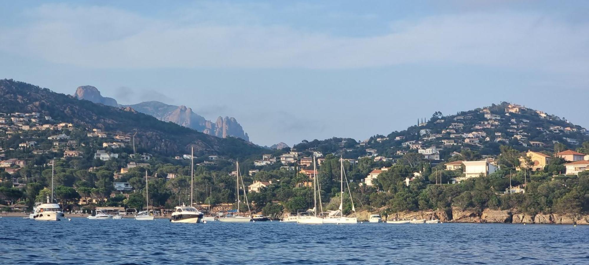 Agay Cap Esterel Village Allee Fleurs - F2 Clim Vue Golf Et Mer - Grande Terrasse Plein Sud Сен-Рафаель Екстер'єр фото