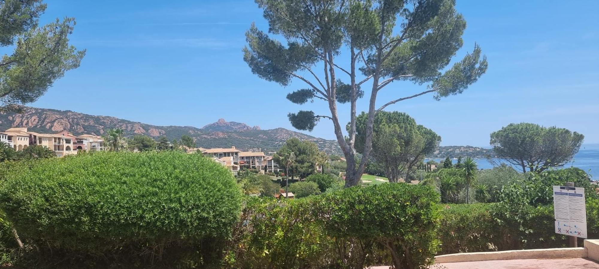 Agay Cap Esterel Village Allee Fleurs - F2 Clim Vue Golf Et Mer - Grande Terrasse Plein Sud Сен-Рафаель Екстер'єр фото